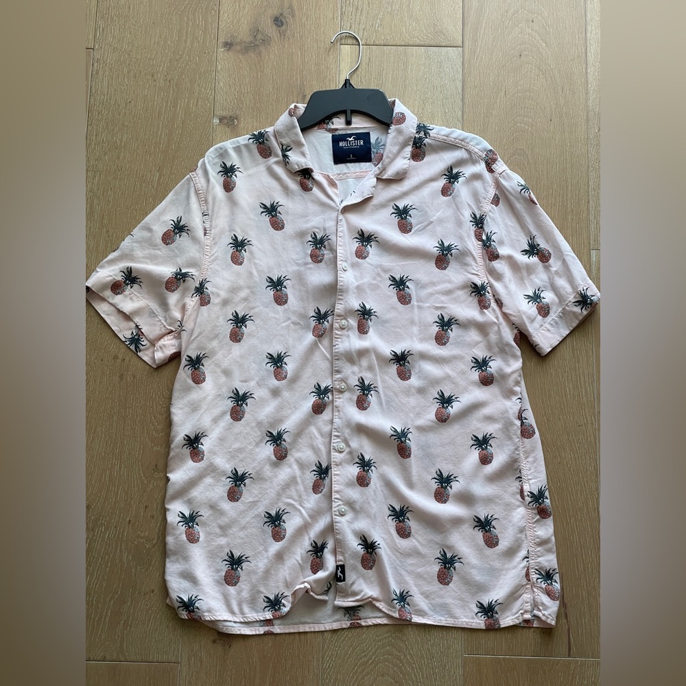 Hollister Pink Pineapple Hawaiian Shirt Large